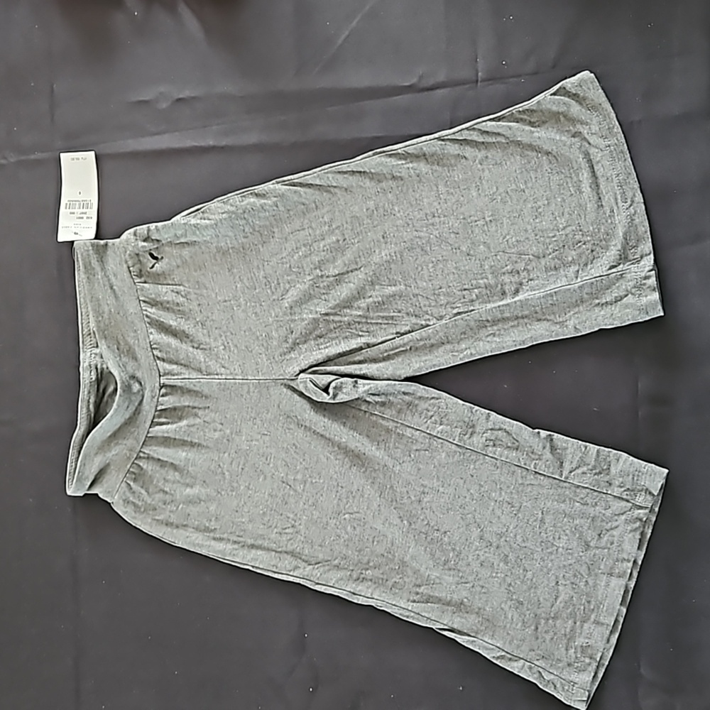 American Eagle Girls Wide Leg Grey Loose Capris NWT Sz 6